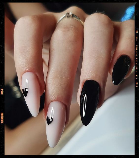 Black Almond Nails, Vday Nails, Black Acrylic Nails, Almond Nails Designs, Hair Skin Nails, Heart Nails, Chic Nails, Short Acrylic Nails, Valentine's Day Nails