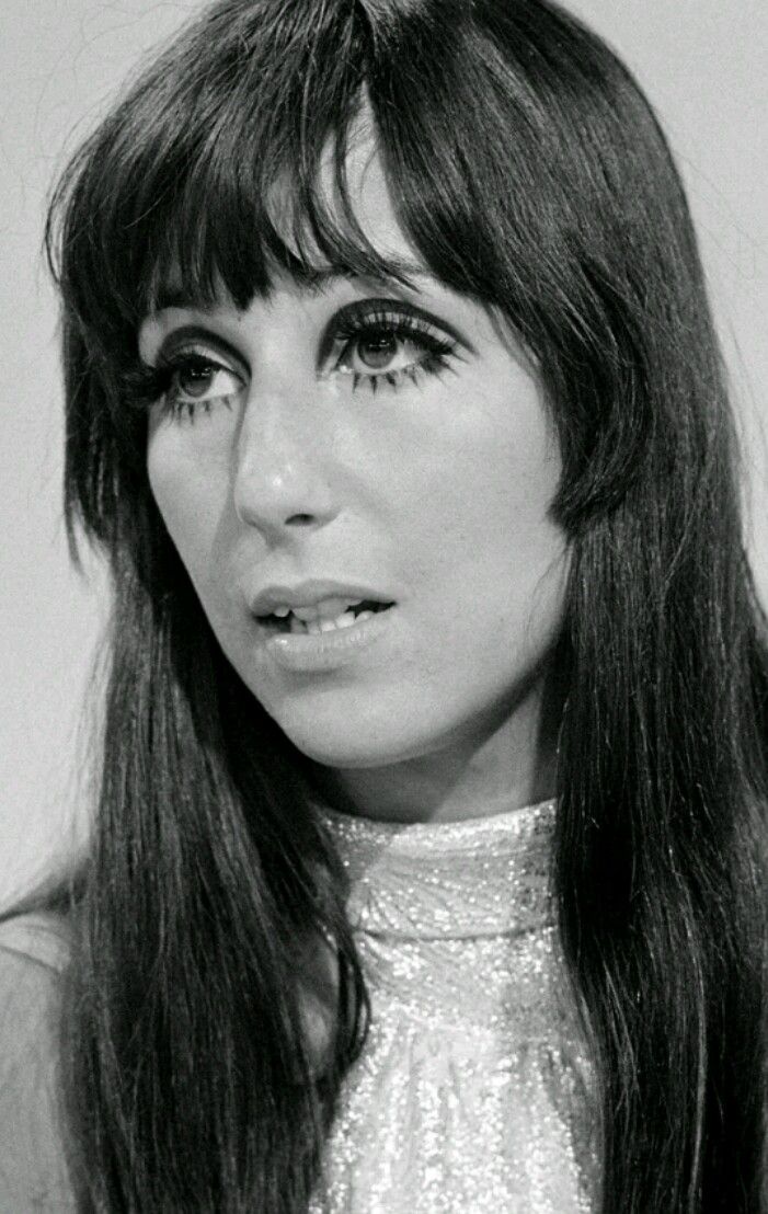 Cher Makeup, Cher 60s, Cher 1960s, Cher Hair, 60s Makeup, Cher Photos, 70s Makeup, Robert Mapplethorpe, Vintage Makeup