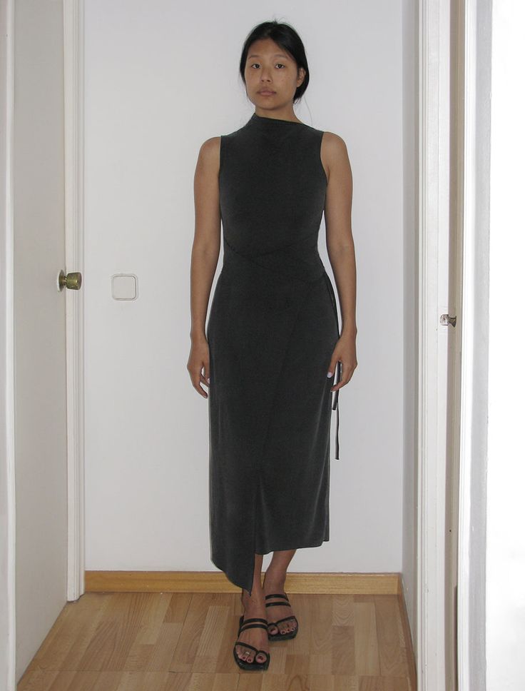 Cocktail Semi Formal Wedding, 90s Fashion Dresses, Cupro Dress, Style Themes, 90s Minimalism, Minimalism Fashion, Betty Dress, Strap Tank Top, Paloma Wool