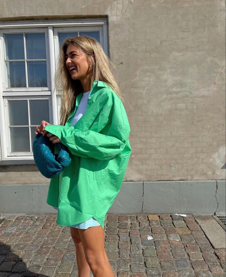 Outfit Ideas Uk, Oversized Shirt Outfit, Trendy Summer Outfits, Brunch Outfit, Fashion People, Summer 22, Green Shirt, Summer Fits, Oversized Shirt