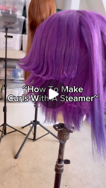 Wig Storage Ideas, How To Style Wigs, Flip Curls, Cosplay Wig Tutorial, Wigs Cosplay, Cosplay Tutorial, Costume Wigs, Crimping, Cosplay Wig