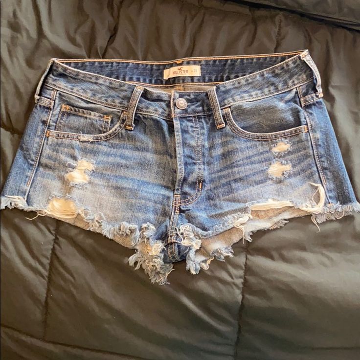 Brand New..Never Worn Frayed Hollister Jean Shorts...100% Cotton Hollister Jean Shorts, Jacob Elordi, Earthy Outfits, Closet Goals, Hollister Shorts, Hollister Jeans, Outer Banks, Christmas List, Fashion Ideas