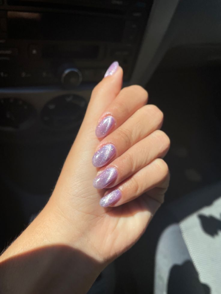 Purple Nails Natural Nail, Lavender Velvet Nails, Lavender Magnetic Nails, Magnetic Purple Nails, Cat Eye Lilac Nails, Cateye Purple Nails, Purple Sparkly Nails Short, Sparkly Lilac Nails, Purple Cats Eyes Nails