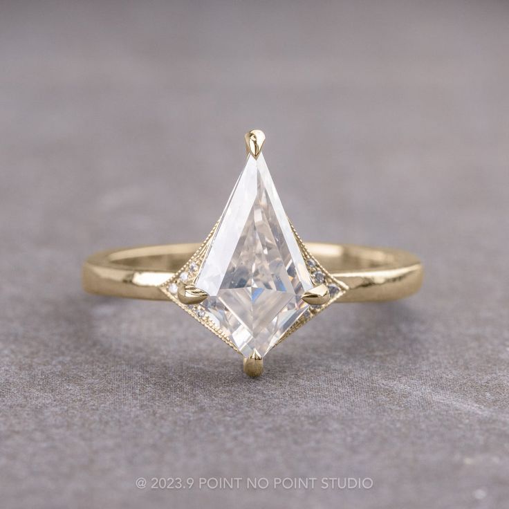 Kite Shaped Engagement Ring White Gold, Magical Ring, Detailed Engagement Ring, Basket Setting, Unique Diamond Rings, Wide Ring, Wide Rings, Wide Band Rings, Unique Diamonds