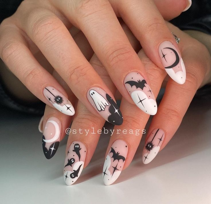 Holloween Nails, Simple Fall Nails, Hippie Nails, Gothic Nails, Goth Nails, White Nail Designs, Halloween Nail, Nail Art Ideas, Cute Acrylic Nails