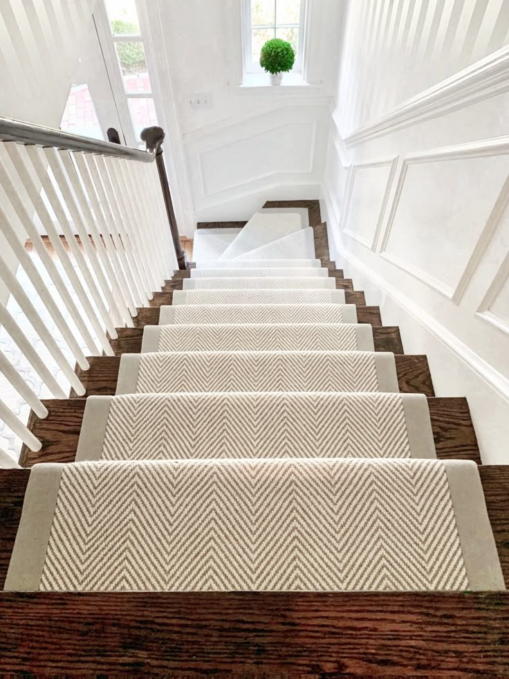 Grey and Ivory Herringbone flat weave wool custom stair runner The Carpet Workroom Boston Massachusetts Herringbone Stair Runner, Staircase Carpet Runner, Stairway Carpet, Stairs Runner, Carpet Staircase, Stairs Renovation, Staircase Runner, House Staircase, Hallway Inspiration