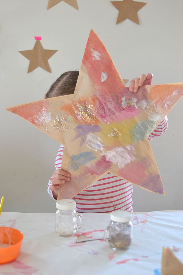 Make these paper stars from recycled brown bags, then stuff them to make them puffy! Puffy Paper Stars, Art Bar, Stars Craft, Crafty Kids, Toddler Art, Paper Stars, Childrens Crafts, Baby Crafts, Preschool Art