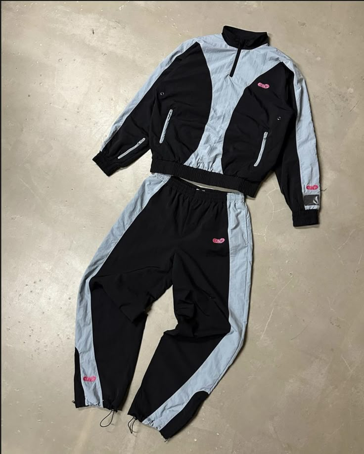 Tracksuit Photoshoot, Tracksuit Ideas, Tracksuit Aesthetic, Track Suit Outfit, Nylon Tracksuit, 90s Tracksuit, Track Outfits, Y2k Tracksuit, Guys Fashion Casual