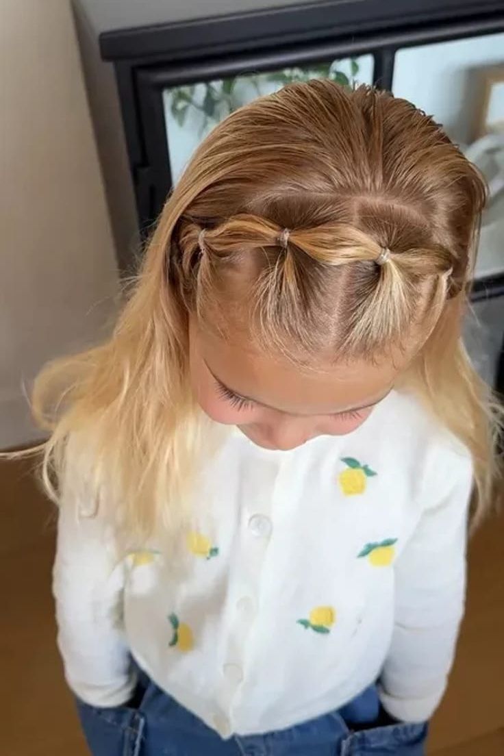 A cute picture day hairstyle idea for school or family photos! This easy bubble braid hairstyle is a perfect half up half down hairstyle. Tap to shop the hair products and tools I used! Picture Day Kids Hairstyles, Toddler Hair Family Pictures, Hairstyle For Kids With Short Hair, Picture Day Hairstyles Toddler, Hairstyles For Picture Day Kids, Pre K Picture Day Hairstyles, Half Up Toddler Hairstyles, Toddler Fall Hairstyles, Toddler Hair For Pictures