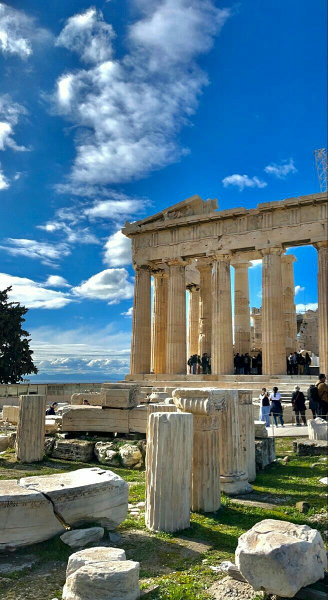 Beautiful Places In Greece, Greece Aesthetics Athens, Greece Vacation Aesthetic, Grecia Aesthetic, Greek Acropolis, Athens Greece Aesthetic, Greek Places, Athens Aesthetic, Historical Places To Visit