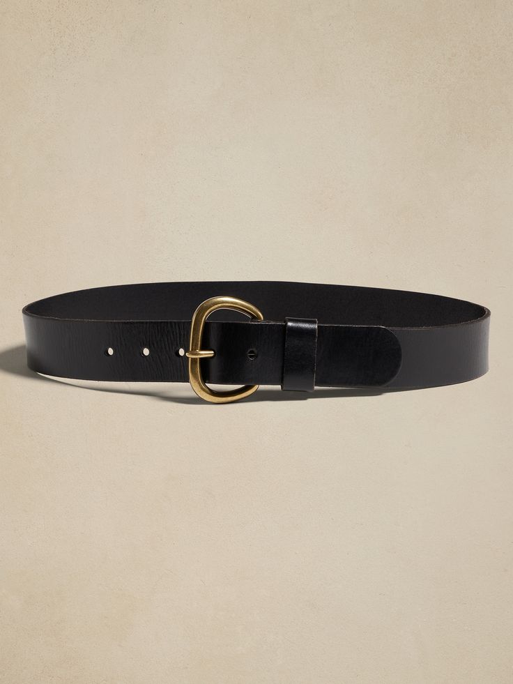 A wide belt with a square buckle, made in soft, sturdy leather.  Designed to be worn at the hips.  Designed to be worn at the hips.  Width: 1. 6" (4cm) XXS: 27-31" XS: 29-33" S: 31-35" M: 33-37" L: 36-40" XL: 40-44" XXL: 44-48" Crocodile Skin, Brown Leather Belt, Belt Black, Leather Cleaning, Wide Belt, Fall Collection, City Girl, Winter Clothes, Black Belt