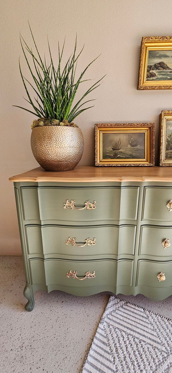 Dresser Refurbishing Ideas, Half Stained Half Painted Dresser, Vintage Dressers Makeover, Green Dresser With Wood Drawers, Painted Furniture Bedroom Ideas, Flip Dresser Ideas, Painted Antique Dresser Ideas, Vintage Green Dresser, Green Gold Dresser