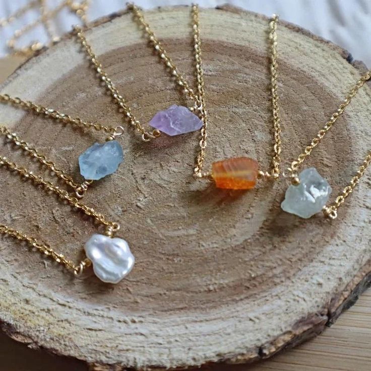 Raw Gemstone Necklace Gold Chain, Women's Gemstone Pendant, Natural Stone Jewelry, Boho Necklace Gift, Minimalist, Layering Necklace, Gift Celebrate her unique beauty with our collection of natural raw gemstones. Each piece is handcrafted to embody raw elegance, making it a perfect addition to her jewelry collection. The enchanting combination of raw gemstones and delicate gold accents creates a dainty and sophisticated look, ideal for layering with other pieces or wearing alone for a minimalist statement.  Embrace her inner boho spirit with these versatile gemstones that effortlessly transition from day to night, adding a touch of natural beauty to any outfit. Whether she prefers a subtle hint of glamour or a bold bohemian style, these natural raw gemstones are sure to enchant and inspire Bold Bohemian, Necklace Gold Chain, Amber Fossils, Natural Stone Jewelry, Unique Beauty, Jewelry Boho, Layering Necklace, Green Amethyst, Raw Gemstones