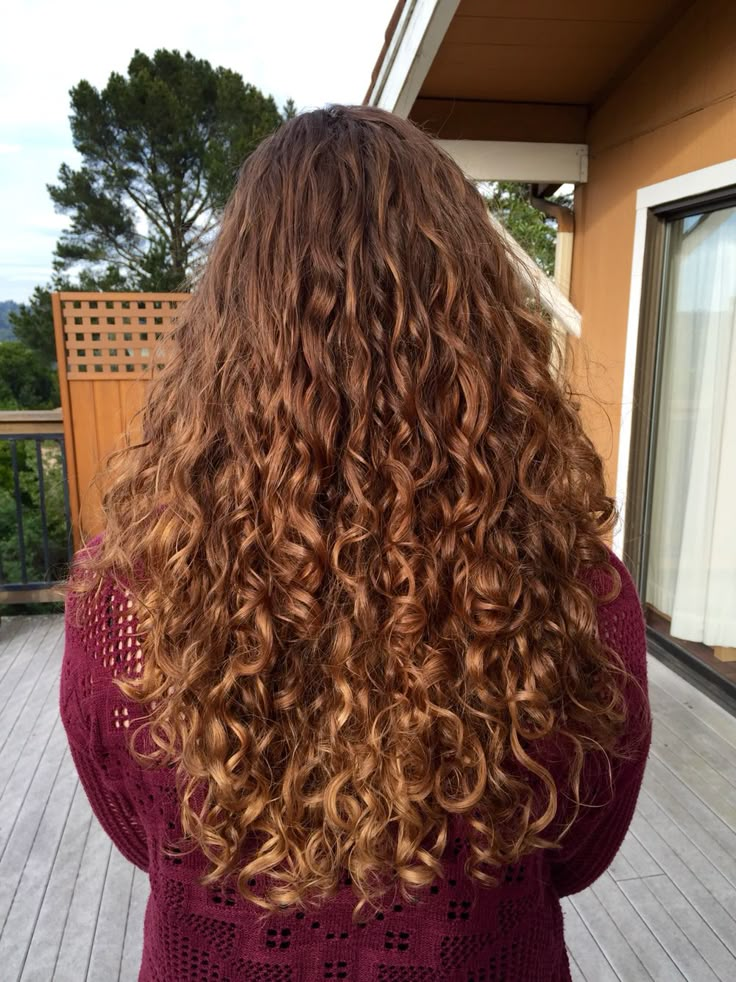 Naturally curly ombre Curly Hairstyles Long, Hairstyle For Curly Hair, Ombre Curly Hair, Curly Hair Photos, Long Hairstyle, Cute Curly Hairstyles, Beautiful Curls, Hairstyles Long, Hair Curly