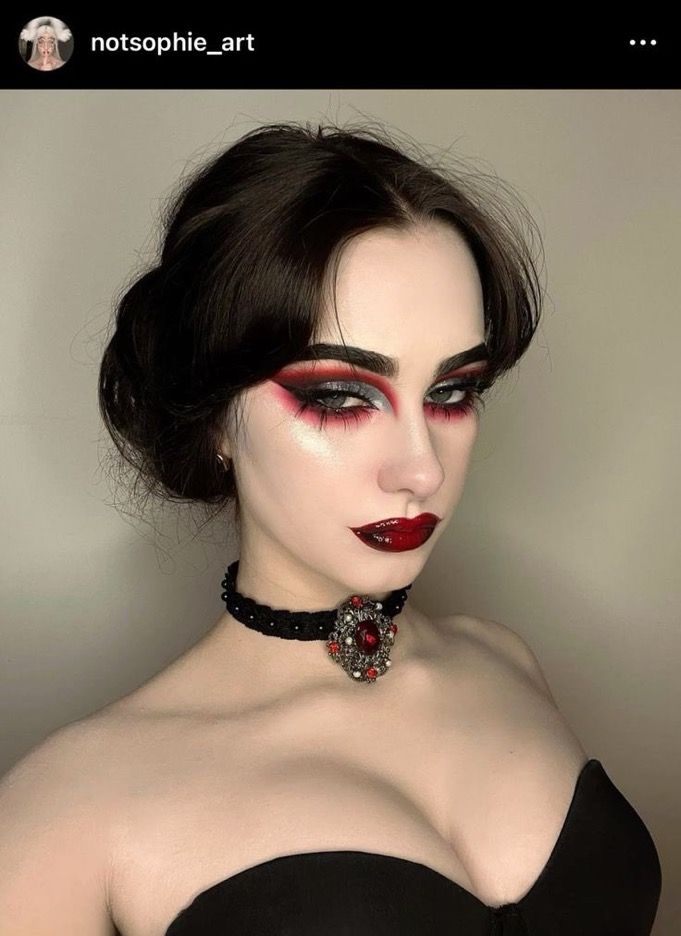 Red Goth Eye Makeup, Vampire Drag Makeup, Cute Goth Makeup Looks, Goth Elf Makeup, Red Vampire Makeup, Halloween Red Makeup, Halloween Vampire Costumes Women, Goth Vampire Makeup, Vampire Makeup Aesthetic