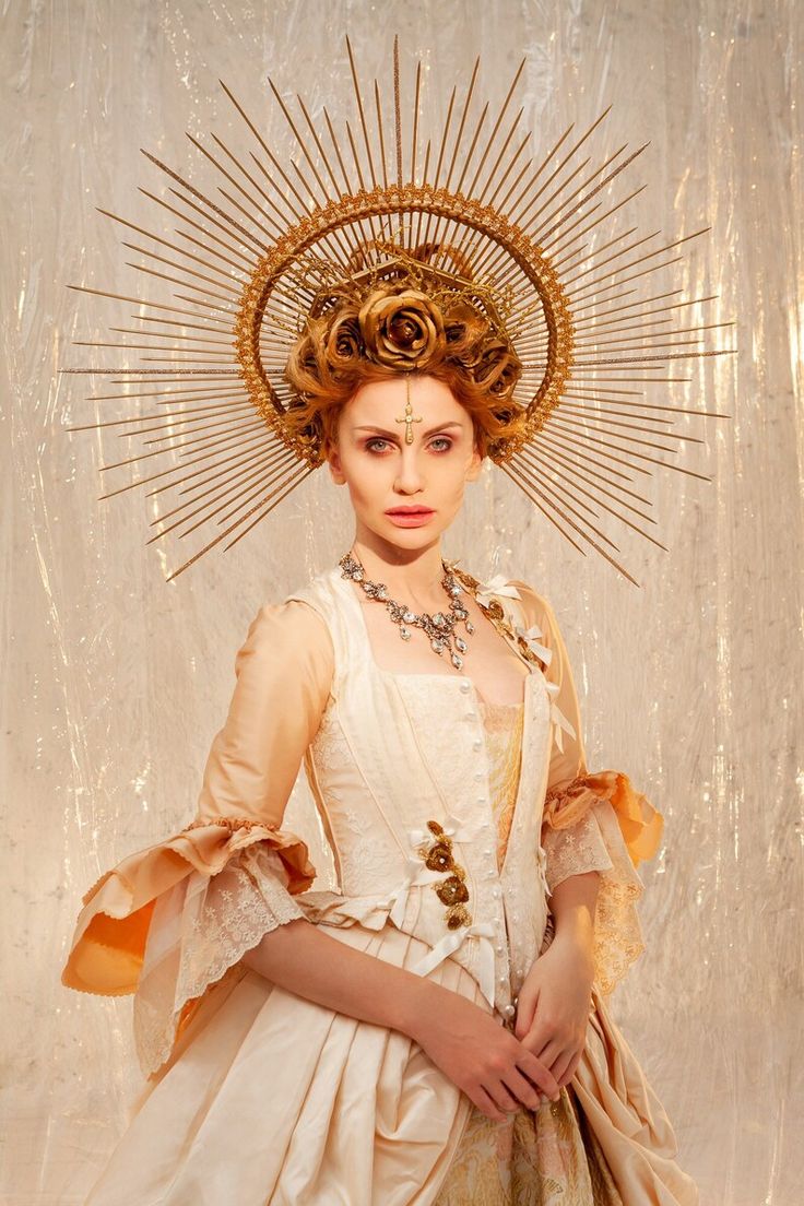 Sun Headpiece, Sun Goddess Costume, Crown Headpiece, Goddess Costume, Costume Hats, Headdress, Pose Reference, Madonna, Headpiece