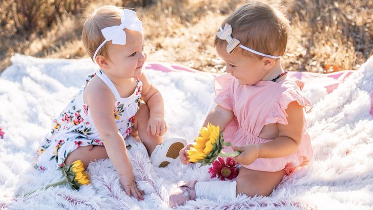 Olivia's Bow Club │Handmade Baby Bows and Headbands │