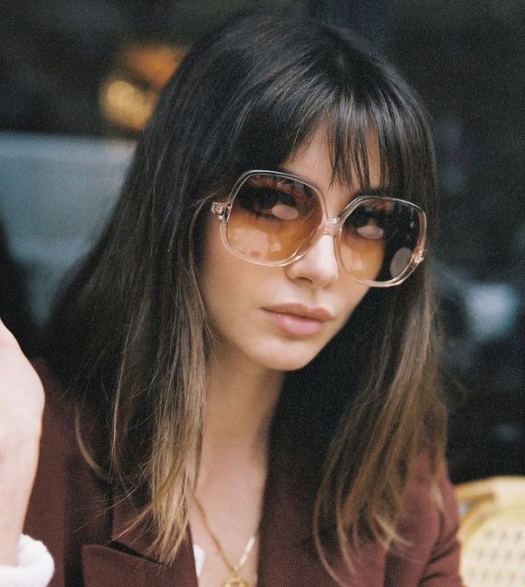 Medium Hair With Bangs, 70s Sunglasses, Hair With Bangs, Good Hair Day, Bob Wigs, Medium Hair, Up Girl, Brunettes, Sunglasses Vintage