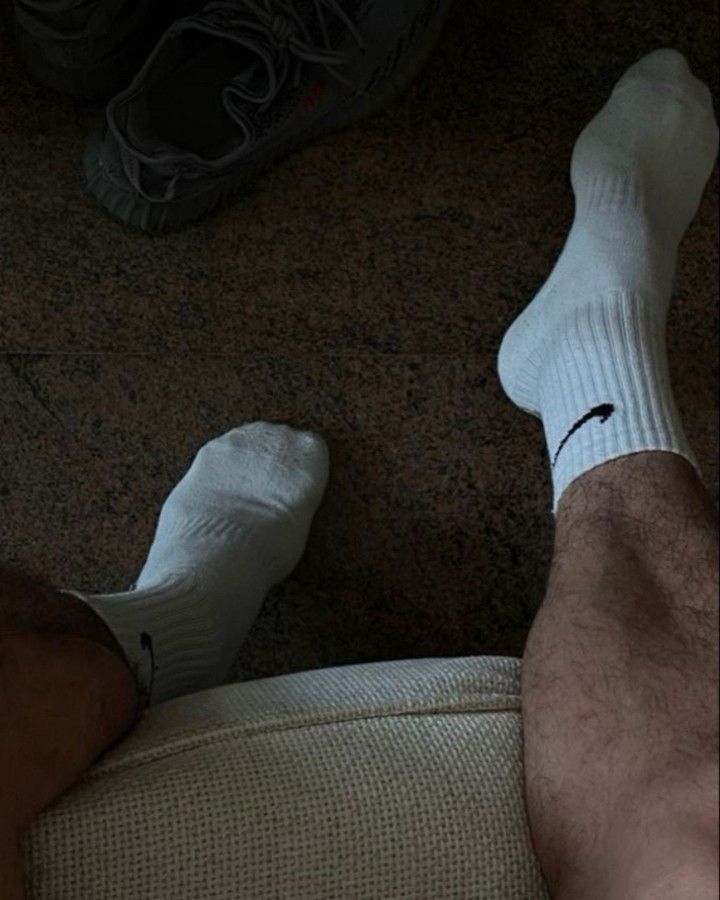 Men Tumbler Ideas, Mlm Aesthetic, Boxers Aesthetic, Men In Boxers, Men In Socks, Frat Guys, Body Photography, Foot Socks, Boys Socks