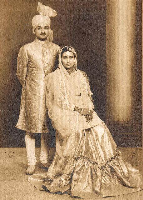 1940s India, Bridal Dresses Ideas, Dhaka Pajama, Muslim Culture, Royal Indian, Classic Photo, India Culture, Dress History, Vintage India