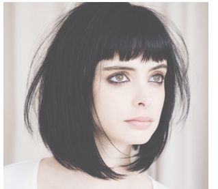 Can't decide on a hair cut.  short black bob with bangs Haircuts 2014, Krysten Ritter, Corte Bob, Bob Haircut With Bangs, Hair Styles 2014, Short Haircut, Girl Short Hair, Haircuts With Bangs, 영감을 주는 캐릭터