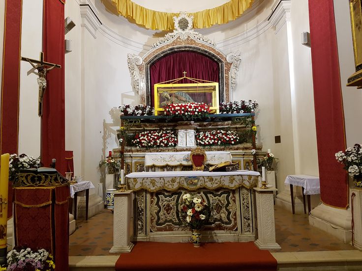 Urna dove è custodito il corpo di San Vincenzo Martire Diacono di Saragozza - interno della chiesa Acate(RG) Fair Grounds, Italy