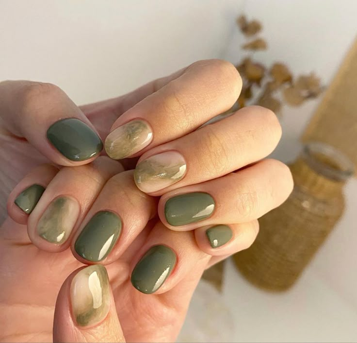 Olive Nails, Chrome Designs, Minimal Nails Art, Green Nail Art, Nails Chrome, Green Nail Designs, Green Chrome, Minimal Nails, Green Nail