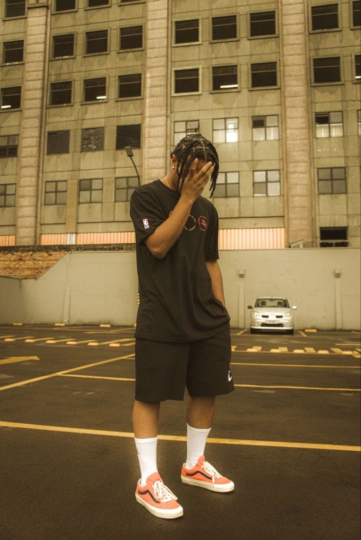 Asap Rocky Vans Outfit, Poses For Men Streetwear, Asap Rocky Vans, Hiphop Style Mens, Vans Outfit Men, Asap Rocky Fashion, Estilo Vans, Vans Outfit, Instagram Men