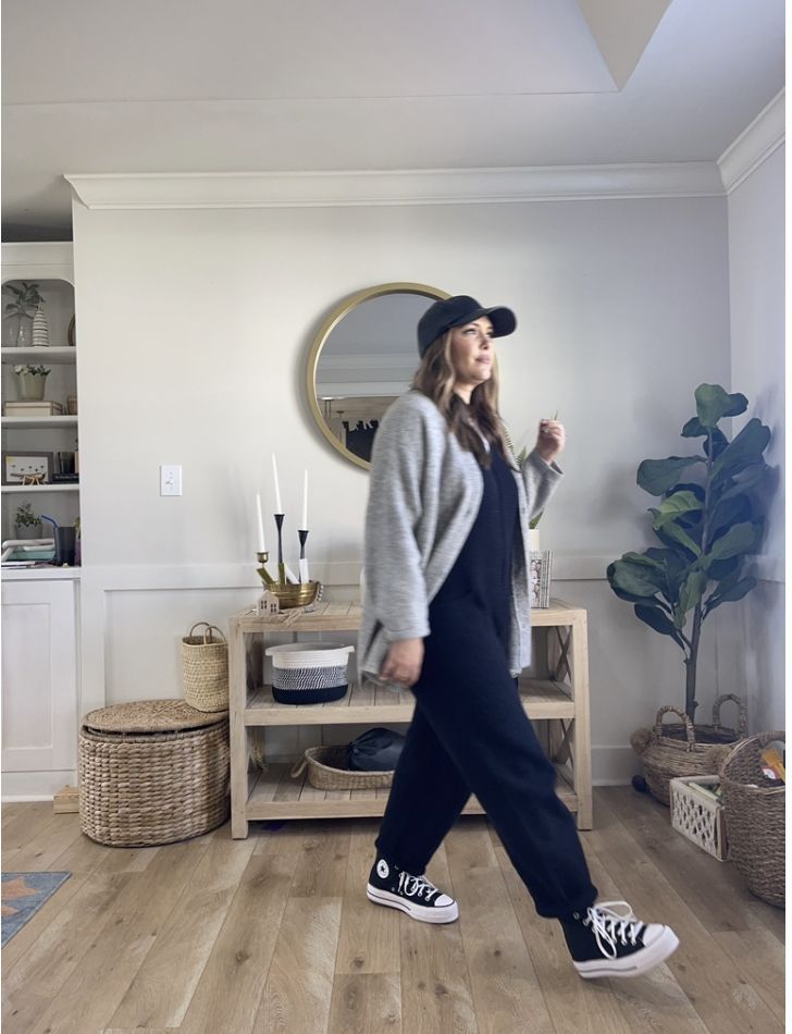 Jumpsuit With Converse, Free People Jumpsuit, Rib Knit Cardigan, Black Romper, Daily Look, Mom Style, Minimalist Outfit, Travel Outfit, Simple Outfits