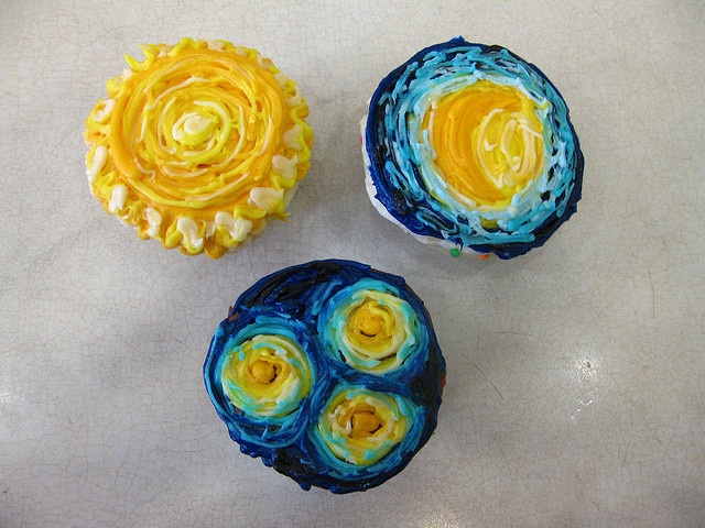 van gogh cupcakes Cupcakes Bonitos, Prom Decorations, Cupcake Art, Lovely Images, Cute Cupcakes, Cupcake Decorating, Cupcake Ideas, Cupcake Muffins, Art Party