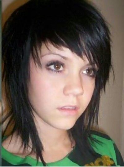 Uneven side bangs. Short Emo Hair, Emo Haircuts, Emo Hairstyle, Emo Hairstyles, Hipster Hairstyles, Emo Girl Hairstyles, Emo Scene Hair, Haircut Pictures, Emo Hair