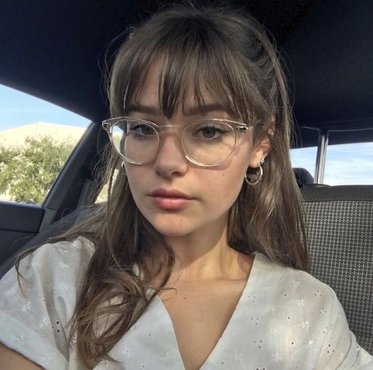 Bangs And Glasses, Glasses Inspiration, Wearing Glasses, Girls With Glasses, Grunge Hair, 인물 사진, Aesthetic Hair, Glasses Fashion, Hairstyles With Bangs