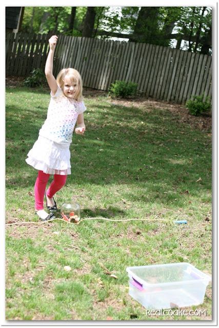 These look like fun active games and ideas to earn the Daisy Red Petal for Courageous and Strong or just some summer fun. Looks like so much for for the Daisy Girl Scouts and the leaders! #RealCoake #GirlScouts #DaisyGirlScout #GirlScoutLeader #DaisyPetals Girl Scouts Daisy, Girl Scout Daisy Petals, Red Petal, Kids Holidays, School Mom, Daisy Petals, Thrifty Thursday, Daisy Girl Scouts, Girl Scout Leader