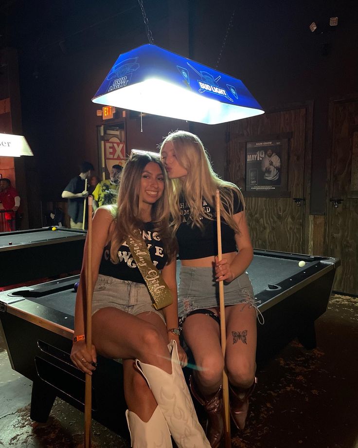 girl dive bar picture ideas, dive bar aesthetic, pool bar pics, country bars, stoneys rockin country, country bar picture ideas Bar Pics With Friends, Bar Pics Instagram, Bar Pictures Aesthetic, Bar Photoshoot Ideas Friends, Photoshoot In Bar, Bar Picture Ideas, Pool Table Pictures, Bar Photo Ideas, Bar Instagram Pictures