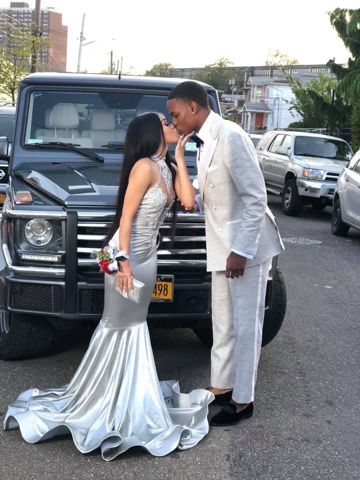 Prom Couple Poses Black People, Prom Dress And Suit, Prom Couples Black People, Prom Couple Pictures, Guys Prom Outfit, Guys Prom, Prom Fits, Prom 2k24, Couples Dress