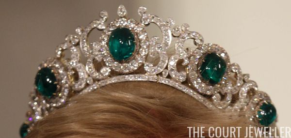 The Greek Emerald Parure | The Court Jeweller Emerald Tiara, Royal Crown Jewels, Tiaras Jewellery, Royal Crowns, Beautiful Tiaras, Royal Tiaras, Diamond Tiara, Family Jewels, Silver Crown