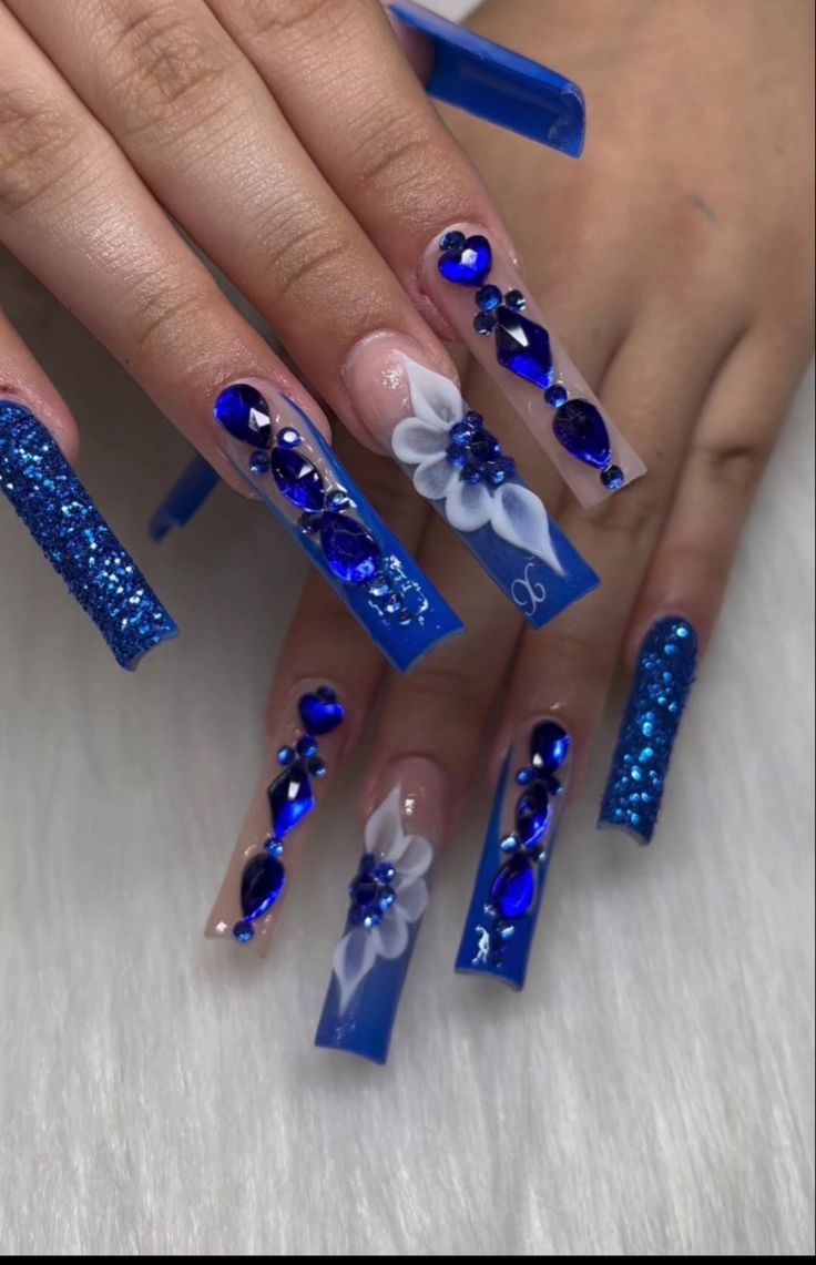 Dark Blue Quinceanera Centerpieces, Royal Blue Nails For Quinceanera, Royal Blue Quinceanera Theme, Quinceañera Nails, Midnight Theme, Nails For Quinceanera, Royal Blue Nails Designs, Dream Quinceanera, Sweet 16 Nails