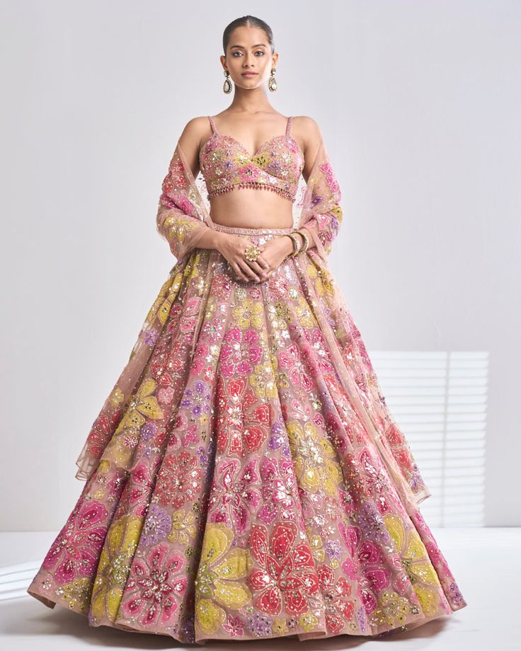 Strappy Blouse, Seema Gujral, Floral Lehenga, Outfits Indian, Net Lehenga, Embroidered Lehenga, Red Lehenga, Party Wear Indian Dresses, Chaniya Choli