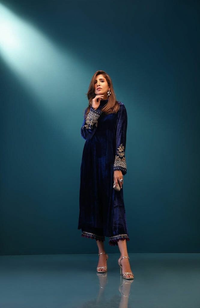 ✨Blue velvet Palazzo suit, winter wedding velvet dress plus size Palazzo suit, zardozi work velvet salwar kameez, Pakistani wedding wear, indian ethnic wear This beautiful blue velvet long kameez has traditional zardozi,sequins and zari work over the sleeves. A velvet comfortable and elegant velvet dress for formal occasions. ✨This dress comes with matching orgenza dupatta ✨We stitched outfit with lot of care, so that our customers should not have any issues regarding finishing and fitting. ✨Thi Party Velvet Salwar Kameez With Zari Work, Velvet Traditional Wear With Dabka Work For Party, Elegant Velvet Salwar Kameez For Diwali, Designer Long Sleeve Velvet Salwar Kameez, Velvet Long Sleeve Salwar Kameez With Resham Embroidery, Velvet Anarkali Kurta With Long Sleeves, Anarkali Style Long Sleeve Velvet Kurta, Diwali Velvet Kurta With Mirror Work, Designer Velvet Dresses For Diwali