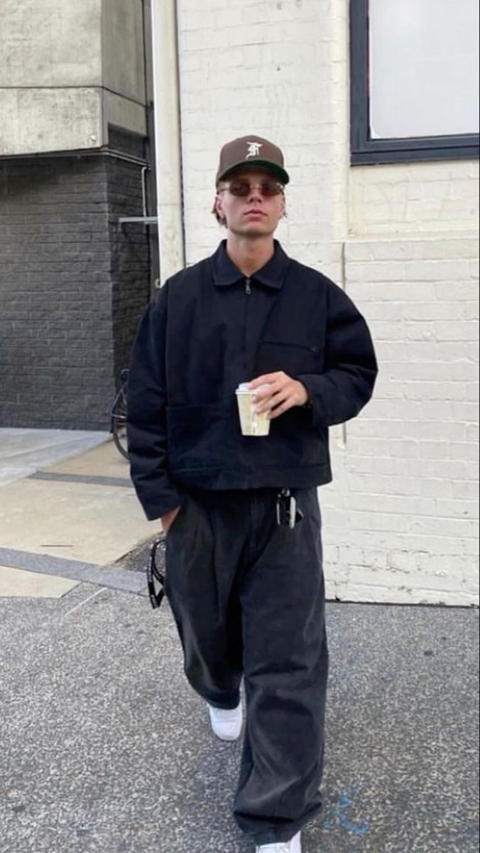 Button Ups Outfits Men, Cold Weather Fits Men, Black Loose Pants Outfit Men, Men Statement Pieces, Fall Outfits 2023 Men, Smart Streetwear Men, Winter Outfits Cold Men, Club Fits Men, Winter Streetwear Outfits Men