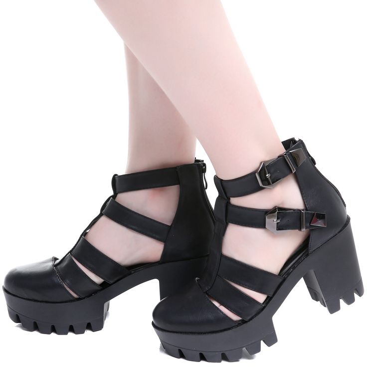 Zapatos Góticos Abiertos con Tacón | Crazyinlove España Gothic Shoes, Nice Clothes, Corsets, High Heel Shoes, Cool Outfits, Shoes Heels, High Heels, Boots, Heels