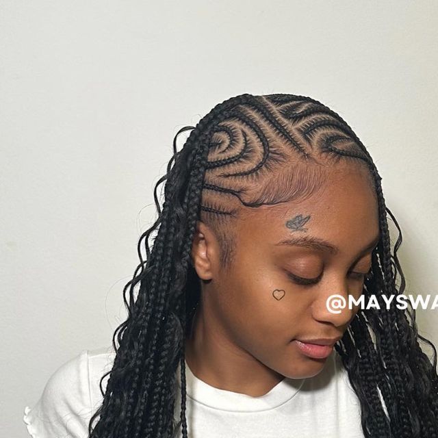 𝗠𝗔𝗬𝗦𝗪𝗔𝗬𝗨𝗞 🇬🇧 on Instagram: "Back in time just for summer ☀️ @mayswayuk   A lot of people steal my work so I’m having to watermark pictures from now on. Right across yall faces, so they can’t cover it 🙂  Book these under ‘standard Fulani braids + freestyle + boho + mid thigh’ 🎀  Based in west London. Southall. Dm for Enquires / bookings. Link with updated prices etc will be back up soon💓  #fulani #fulanibraids #fulanibraidsnstyles #fulanibraidsatl #fulanibraidslondon #fulanibraidsmiami #stitchbraids #stitchbraidsatlanta #stitchbraidsatl #stitchbraidschicago #stitchbraidsnyc #stitchbraidsmiami #stitchbraidshouston #stitchbraidslondon #braidideas #braidstyles #mayswayuk" Alicia Keys Braids Fulani, Fulani Alicia Keys Braids, Side Part Stitch Braids, Id Picture Hairstyles, Alicia Keys Fulani Braids, Fulani Braids Black Women, Side Part Fulani Braids, Fulani Boho Braids, Freestyle Fulani Braids