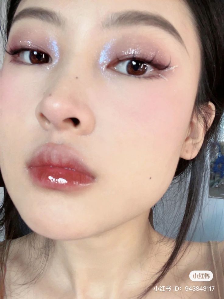 Jennie Eye Makeup, Makeup With Eyeshadow, Applying Eyeshadow, Eyeliner Ideas, Blink Blink, Swag Makeup, Ethereal Makeup, Makeup Product, Asian Eye Makeup