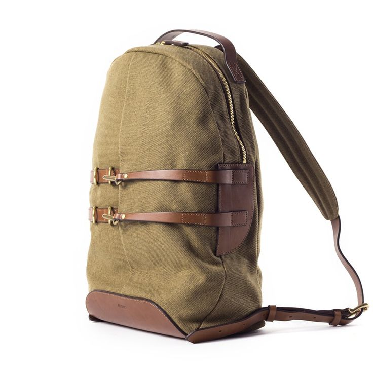 a brown backpack with two straps on it