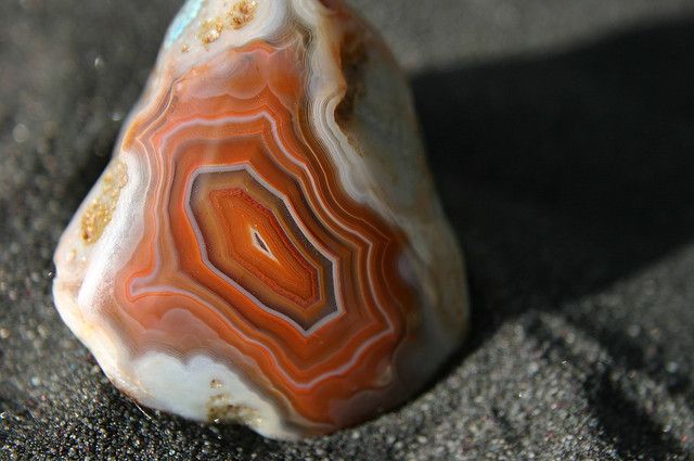 BANDED LAKE SUPERIOR AGATE by agateman69, via Flickr Traveling Usa, Lake Superior Agates, Rocks And Fossils, Beautiful Gemstones, Geology Rocks, Rock And Pebbles, Treasure Map, Cool Rocks, Sticks And Stones