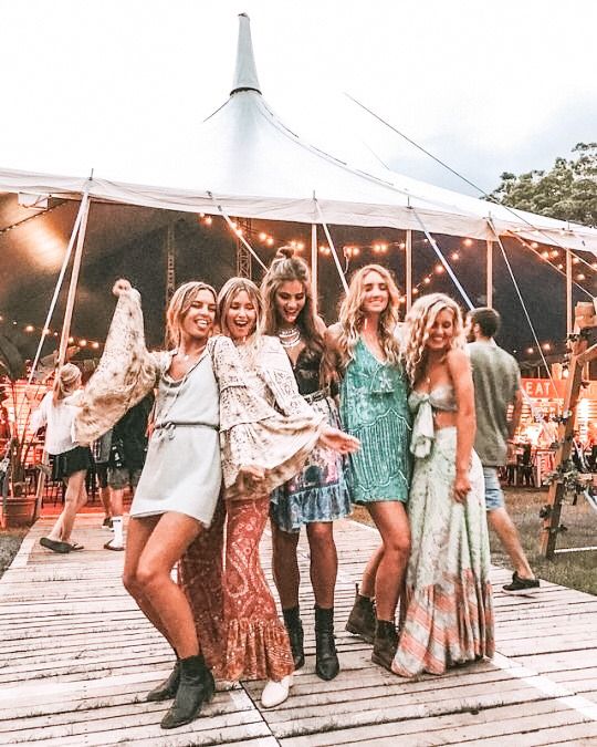 Look Da Festival, Moda Coachella, Bohemian Schick, Looks Hippie, Look Hippie Chic, Coachella Party, Boho Festival Outfit, Festival Mode, Festival Chic