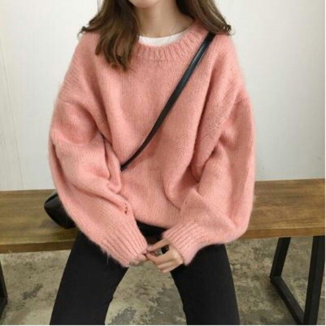 This Pin was discovered by keenan con. Discover (and save!) your own Pins on Pinterest. Mia 3, Korean Girl Fashion, Korean Fashion Trends, 가을 패션, K Fashion, Korean Outfits, Pink Sweater, Outfits Casuales, Asian Fashion