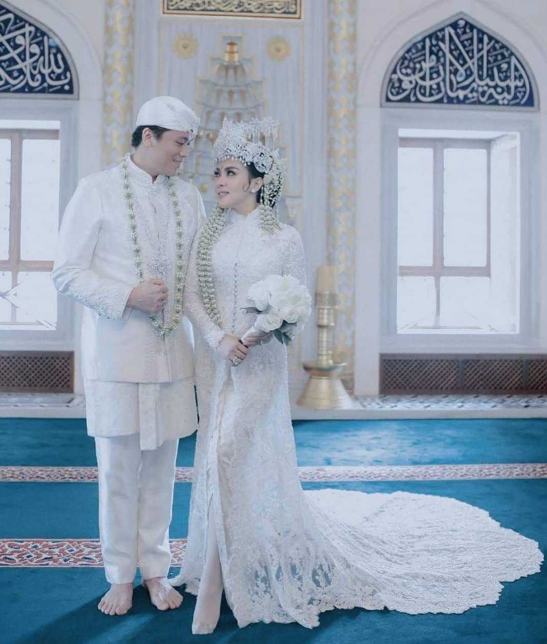 Baju Kebaya Putih Pengantin