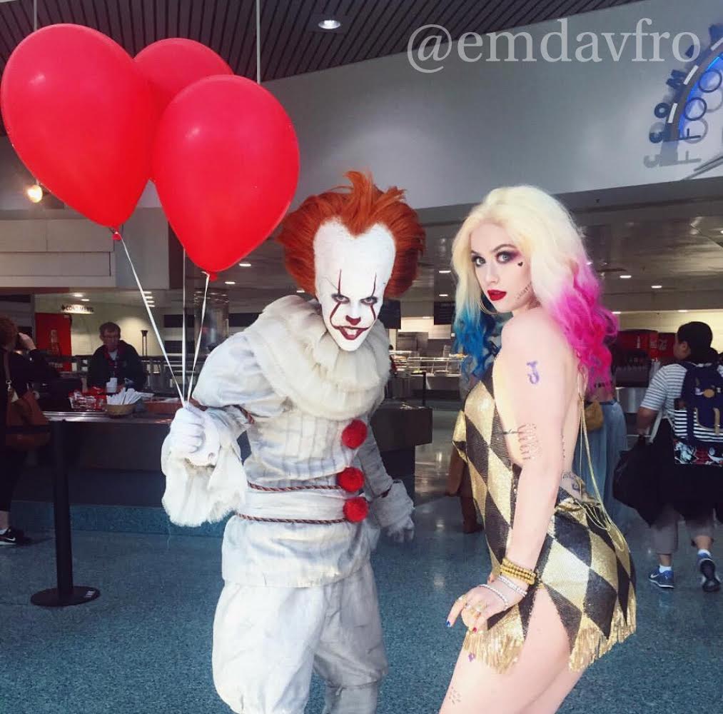 Club Harley Quinn with Pennywise by IG:emdavfro : r/cosplaygirls