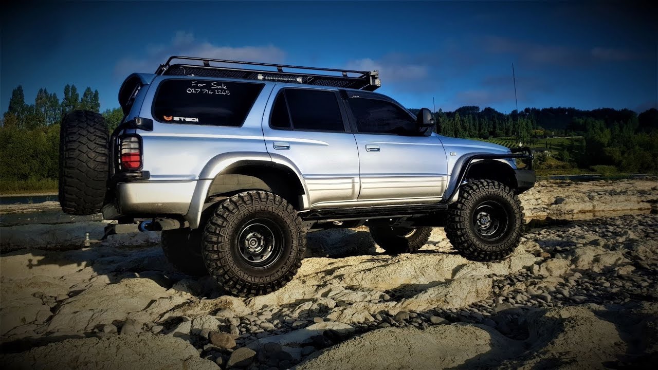 Toyota Hilux Surf Off Road